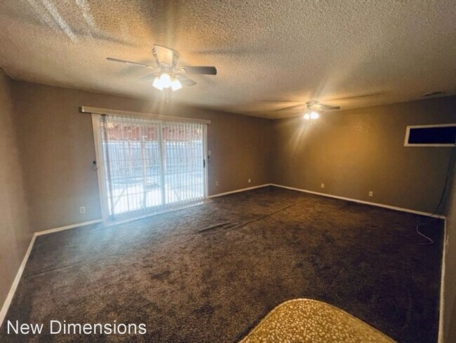 Foto del edificio - 3 br, 2 bath House - 700 Stanford Way