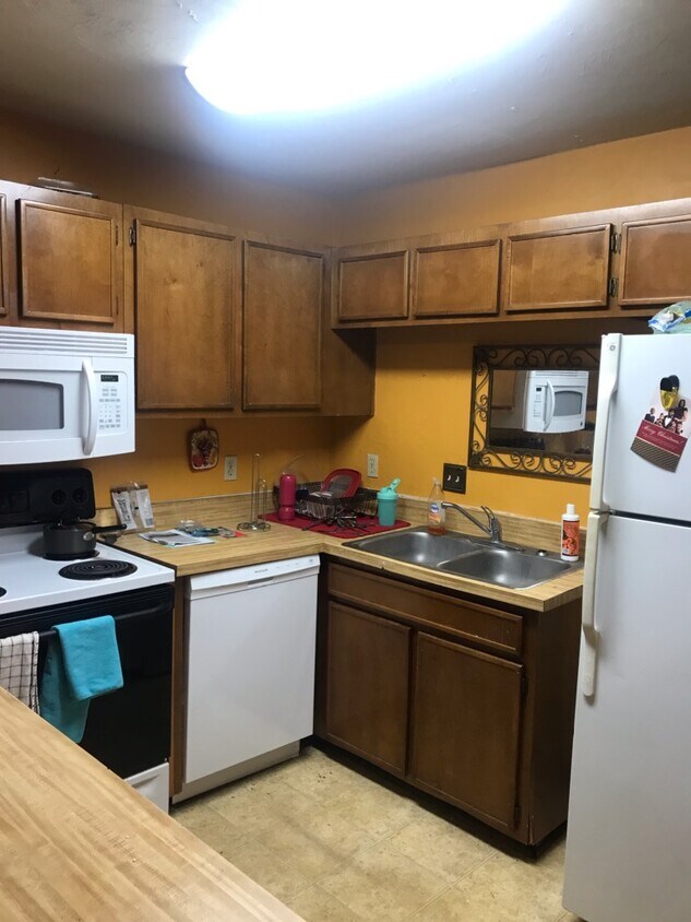 KItchen - 1147 Ocala Rd