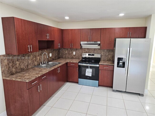 Building Photo - 3580 NW 110th Ln