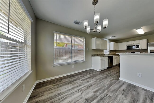 Building Photo - 3318 Noble Hollow Dr