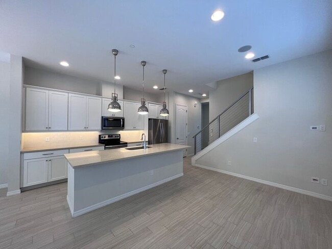 Building Photo - 857 Taramundi Dr
