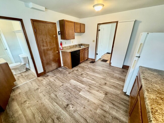 Building Photo - 120