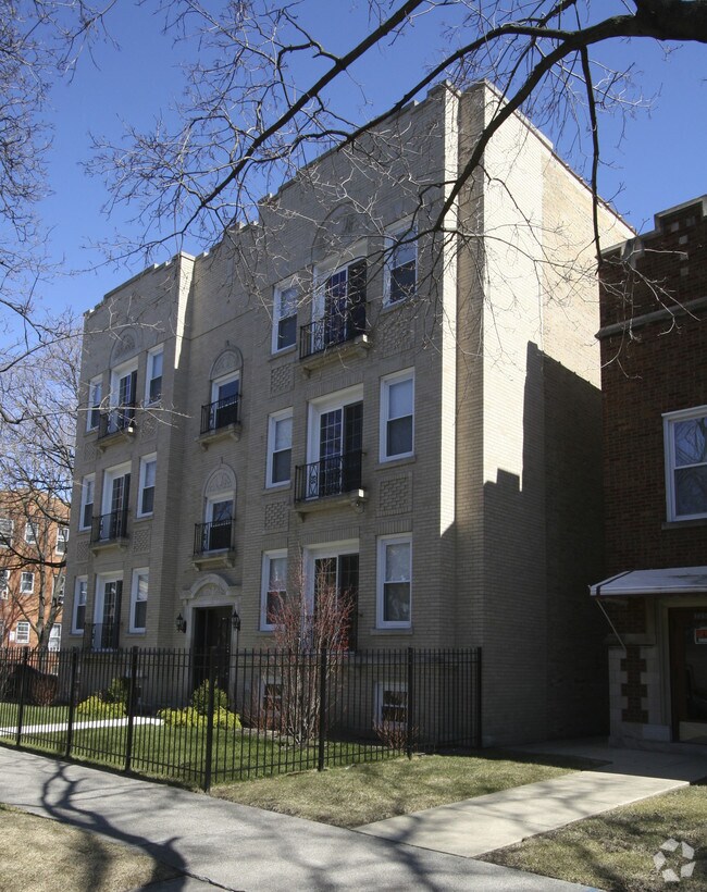 7255 N Bell Ave, Chicago, IL 60645 Apartments Chicago, IL