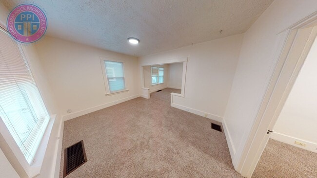 Building Photo - Prime Location - Mt. Tabor Craftsman! Cove...