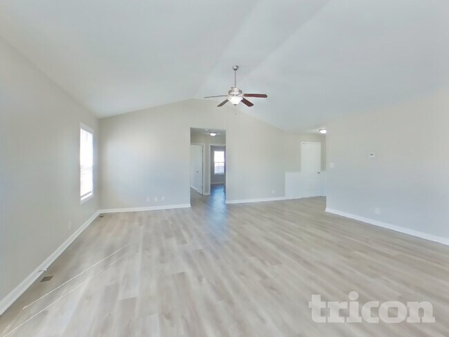 Building Photo - 1339 Loren Circle