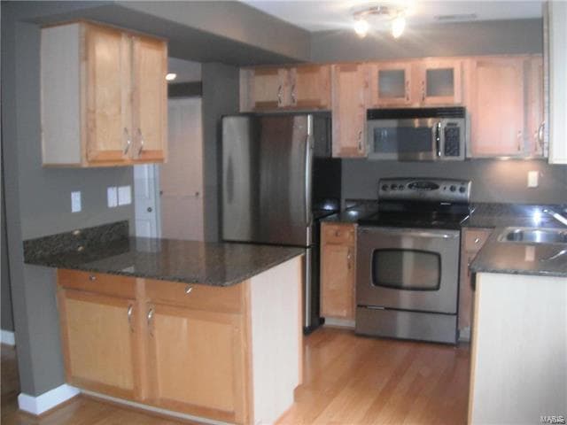 Building Photo - 5360 Pershing Ave