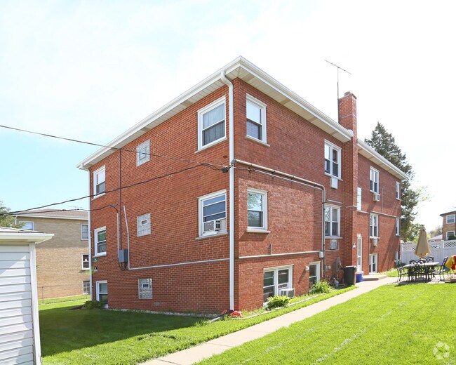 Building Photo - 630 S Iowa Ave