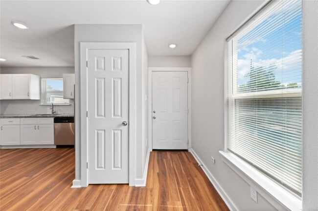 Foto del edificio - 8617 Clarington St