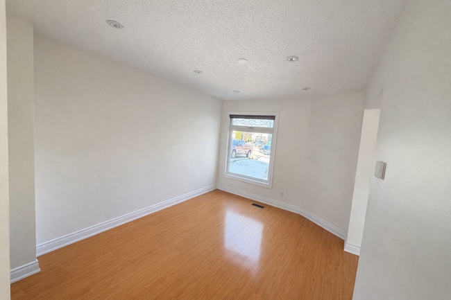 Building Photo - 12 Horsham St