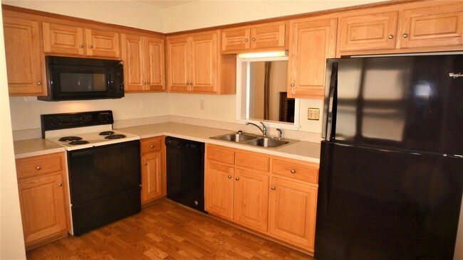 Building Photo - 1300 Debbs Ln