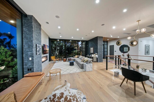 Foto del edificio - 6151 La Pintura Dr