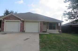 Building Photo - 417 Clore Rd