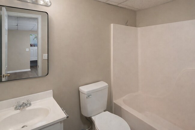 Foto del edificio - 471 E Montgomery St