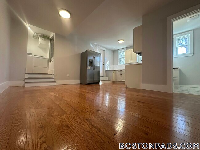 Foto del edificio - 118 Marginal St