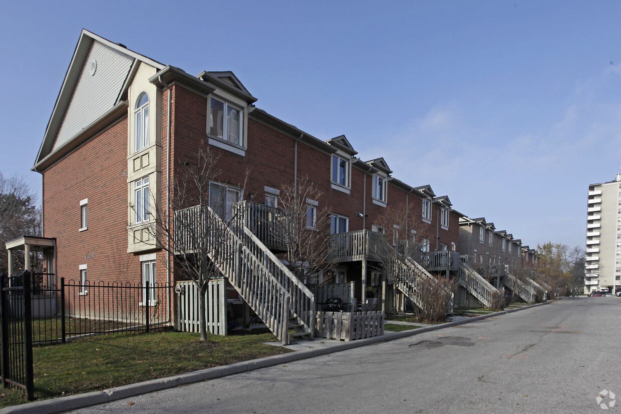 Building Photo - 3 & 11 Welsford Gardens