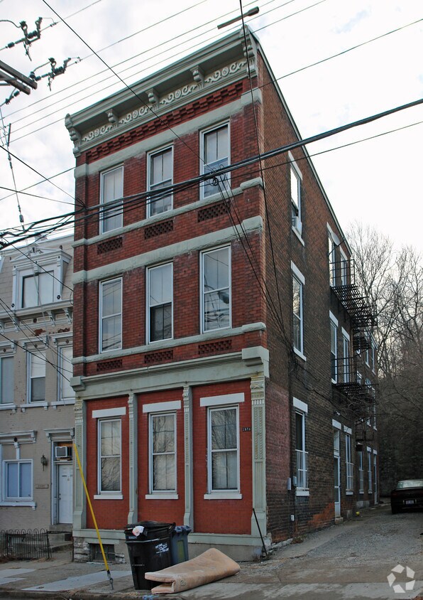 Primary Photo - 2578 W McMicken Ave