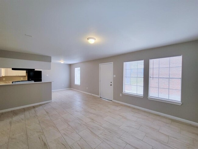 Building Photo - 3206 Lobit Dr