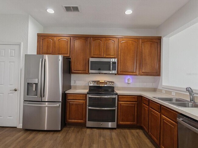 Building Photo - 1055 Rock Harbor Ave
