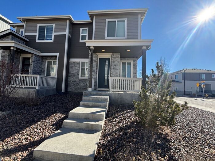 Primary Photo - Beautiful 3-Bedroom Townhome with Modern A...