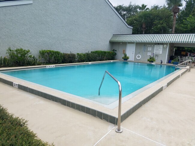 Foto del edificio - 5421 Vineland Rd