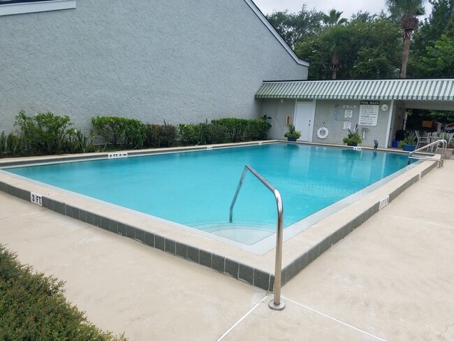 Photo - 5421 Vineland Rd Townhome