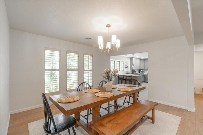 Foto del edificio - 12824 Cedar Springs Rd