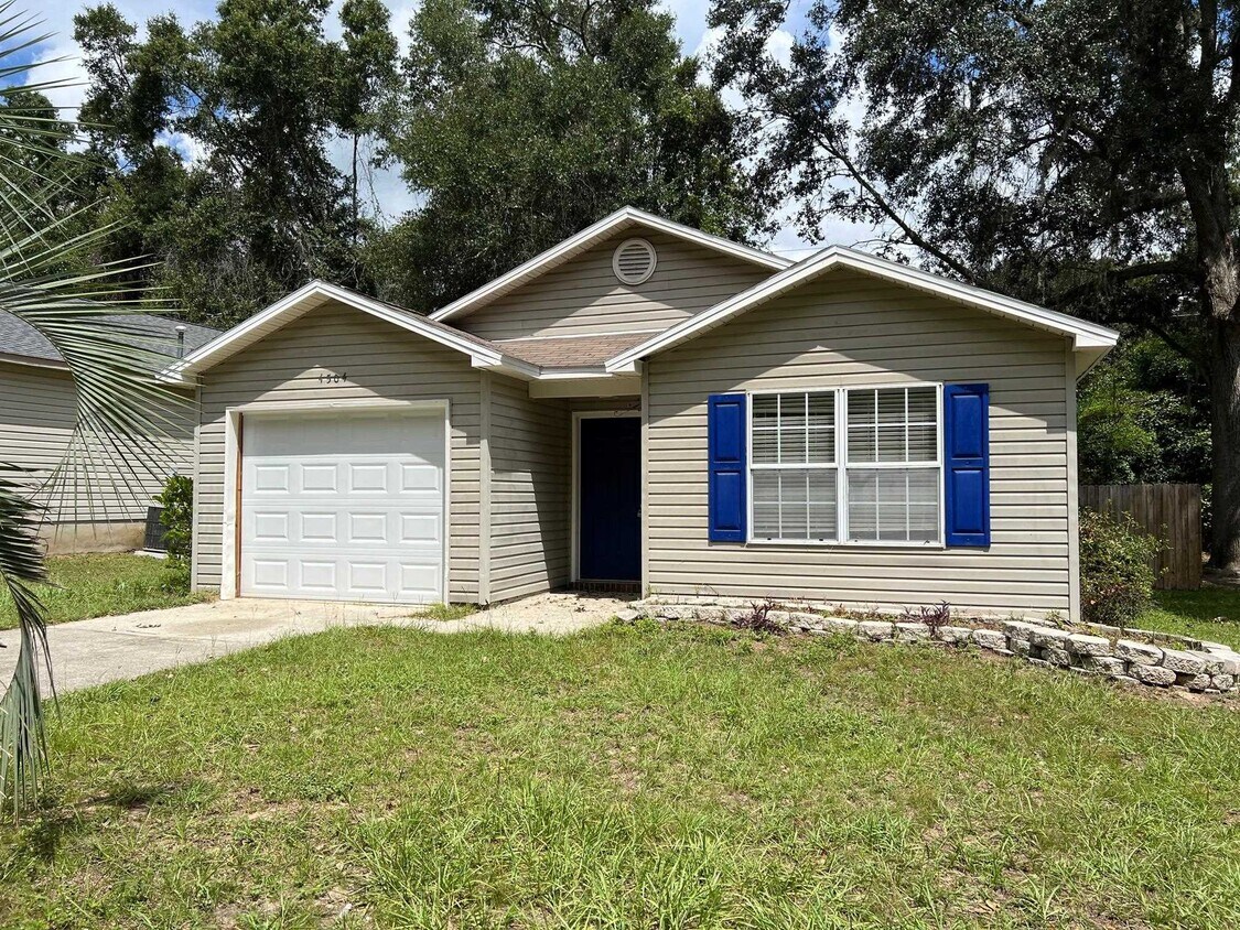 Primary Photo - 4504 Wesley Dr