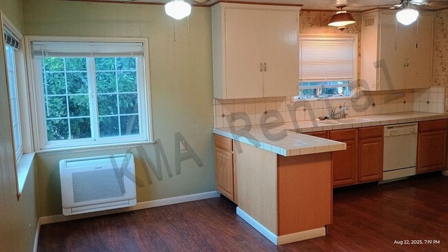 Building Photo - 7305 Furlong Ave