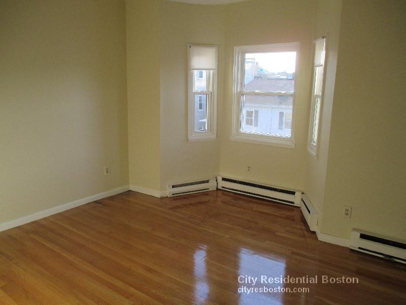 Primary Photo - 268 W 3rd St