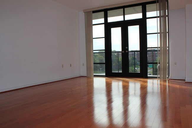 Foto del edificio - 437 New York Ave NW