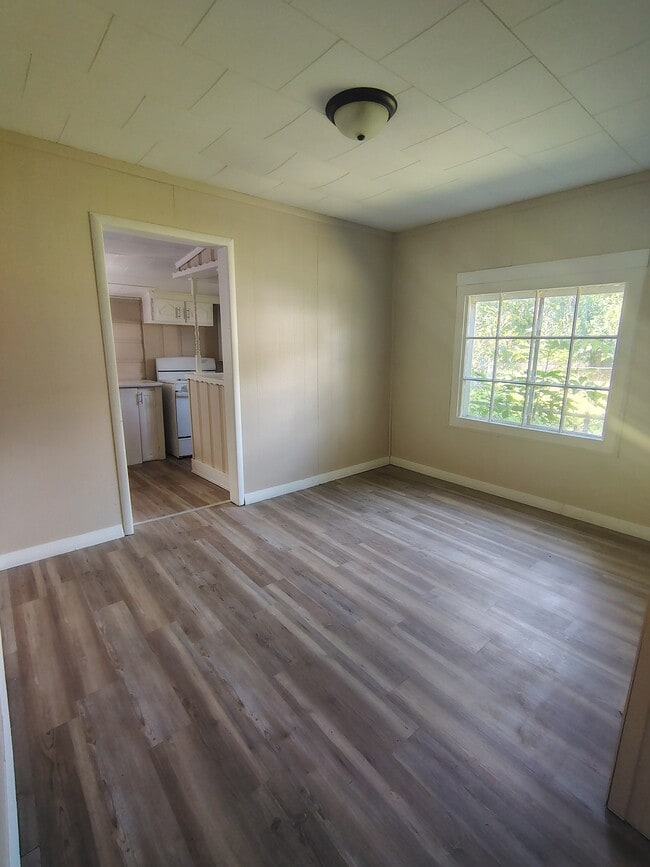 Building Photo - 325 Gilbert Terrace