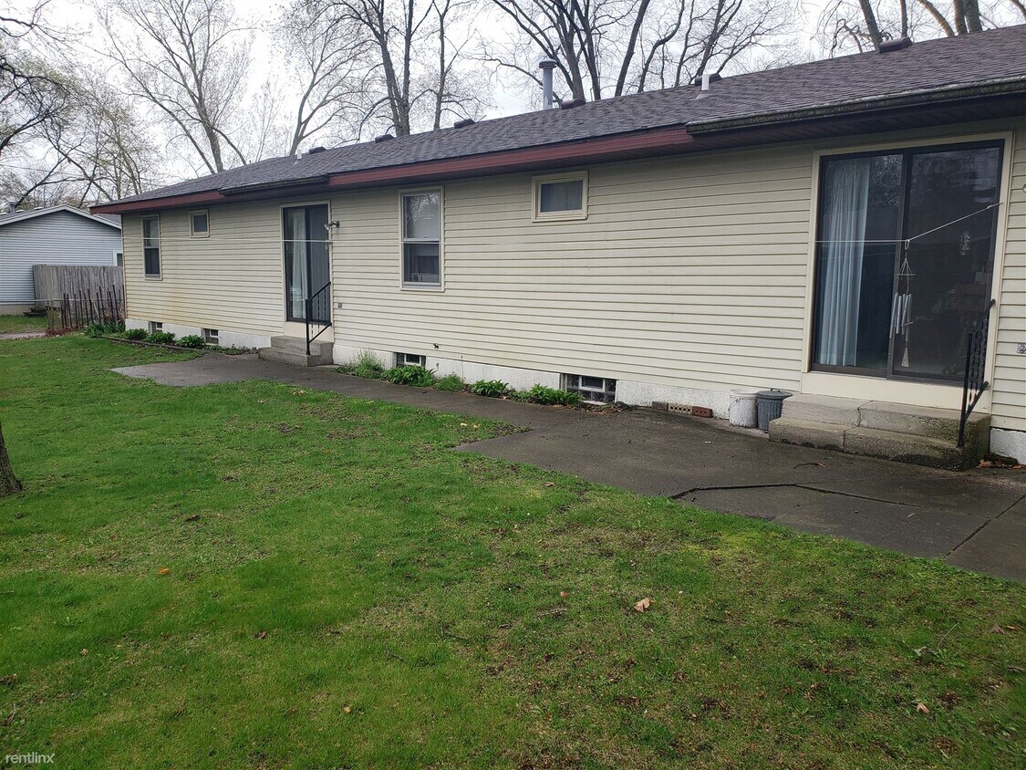 Primary Photo - 151 Sluyter St SE