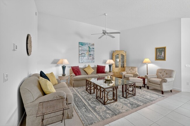 Building Photo - 7542 Quinto Dr