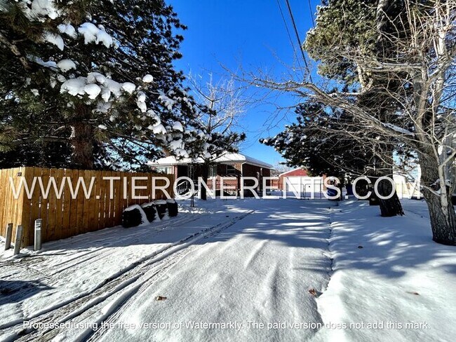 Building Photo - Beautiful home in the Millcreek area half ...