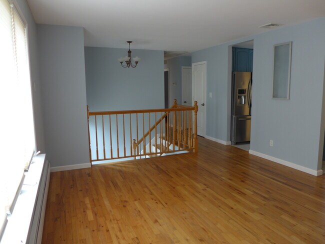 Building Photo - 787 Elmwood Rd