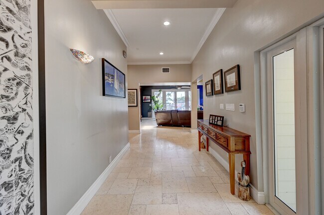 Foto del edificio - 2150 Tanbark Ln