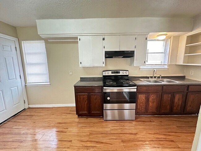 Foto del edificio - MESQUITE ~ 3-bedrooms & large fenced yard!