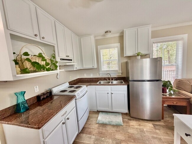 Foto del edificio - 161 Caswell Branch Rd