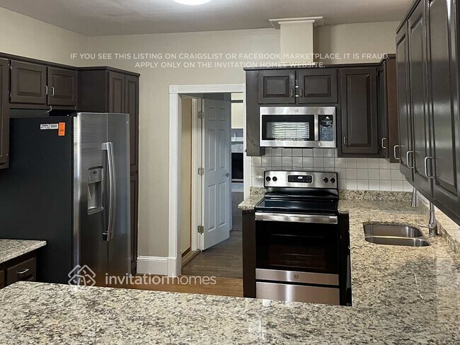 Building Photo - 1459 Dunsford Cir NW