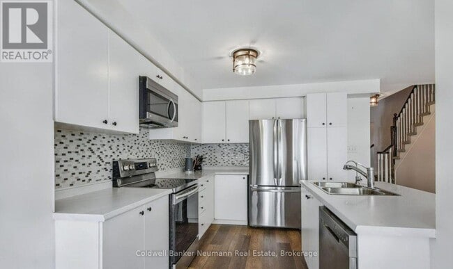 Building Photo - 1035 Victoria Rd S