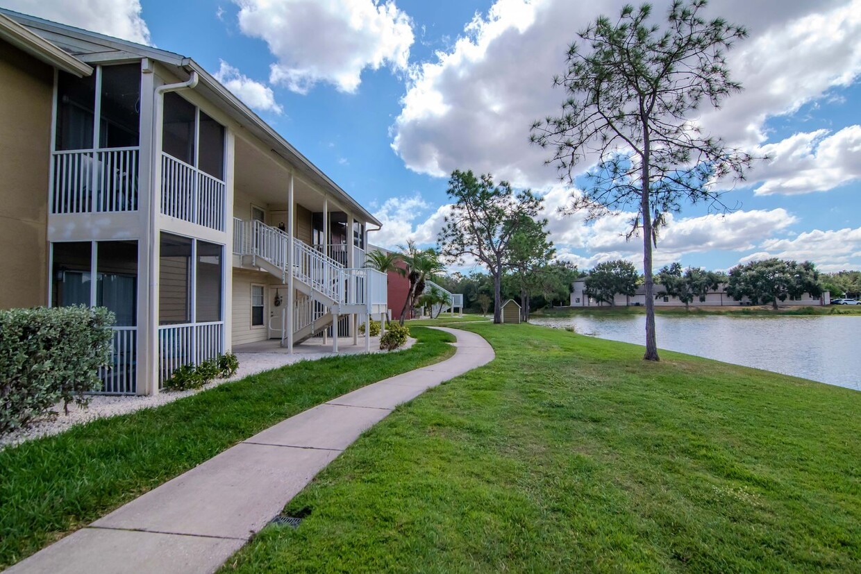 Foto principal - Lake Front - Ground Floor - Renovated 2 Be...