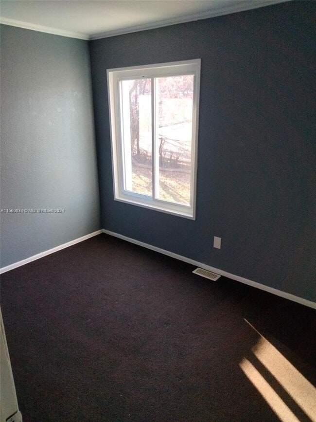 137 Naugatuck St, Hartford, CT 06120 Townhome Rentals in Hartford CT