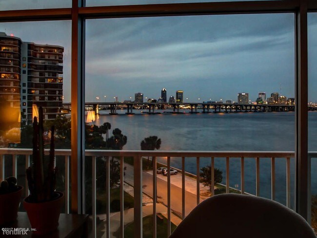 Foto del edificio - 1560 Lancaster Ter