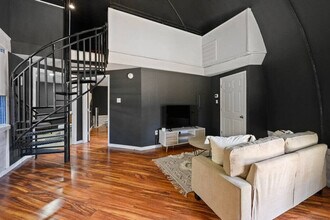 Building Photo - 578 Mountain Dr