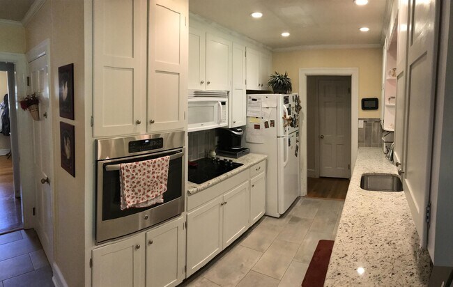 Foto del edificio - 404 Biltmore Ave