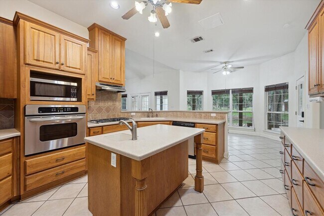 Building Photo - 3601 McNeil Dr