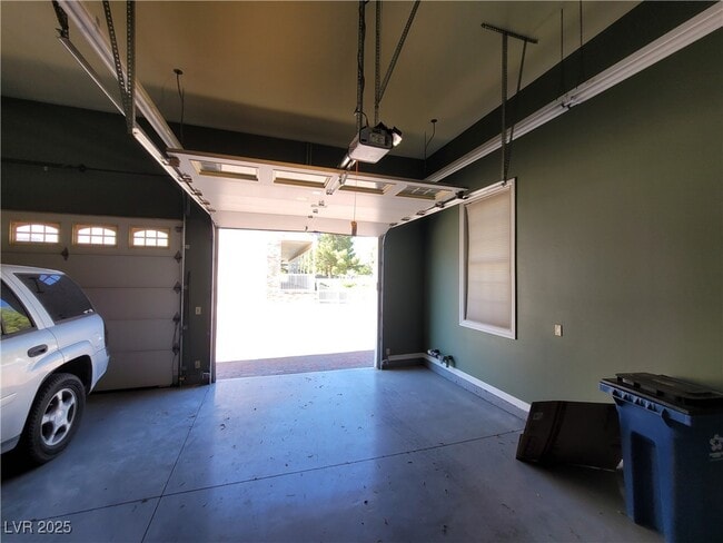 Building Photo - 5110 N Valadez St