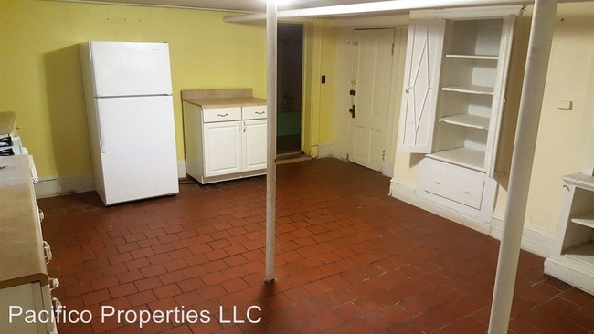 Building Photo - 2727 Riverside Ave