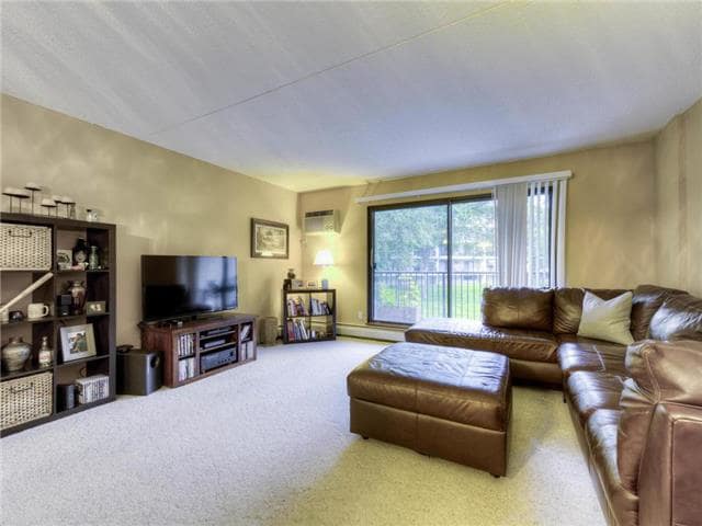 Primary Photo - 10511 Cedar Lake Rd