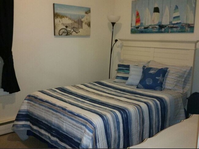 Dormitorio derecho - 9 Lyon Ct